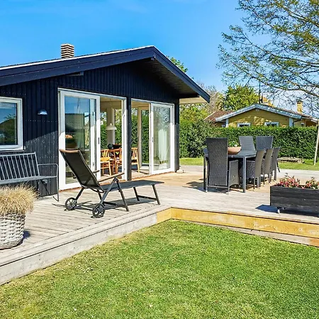 Ferienhaus Awesome Home In Haderslev With Wifi